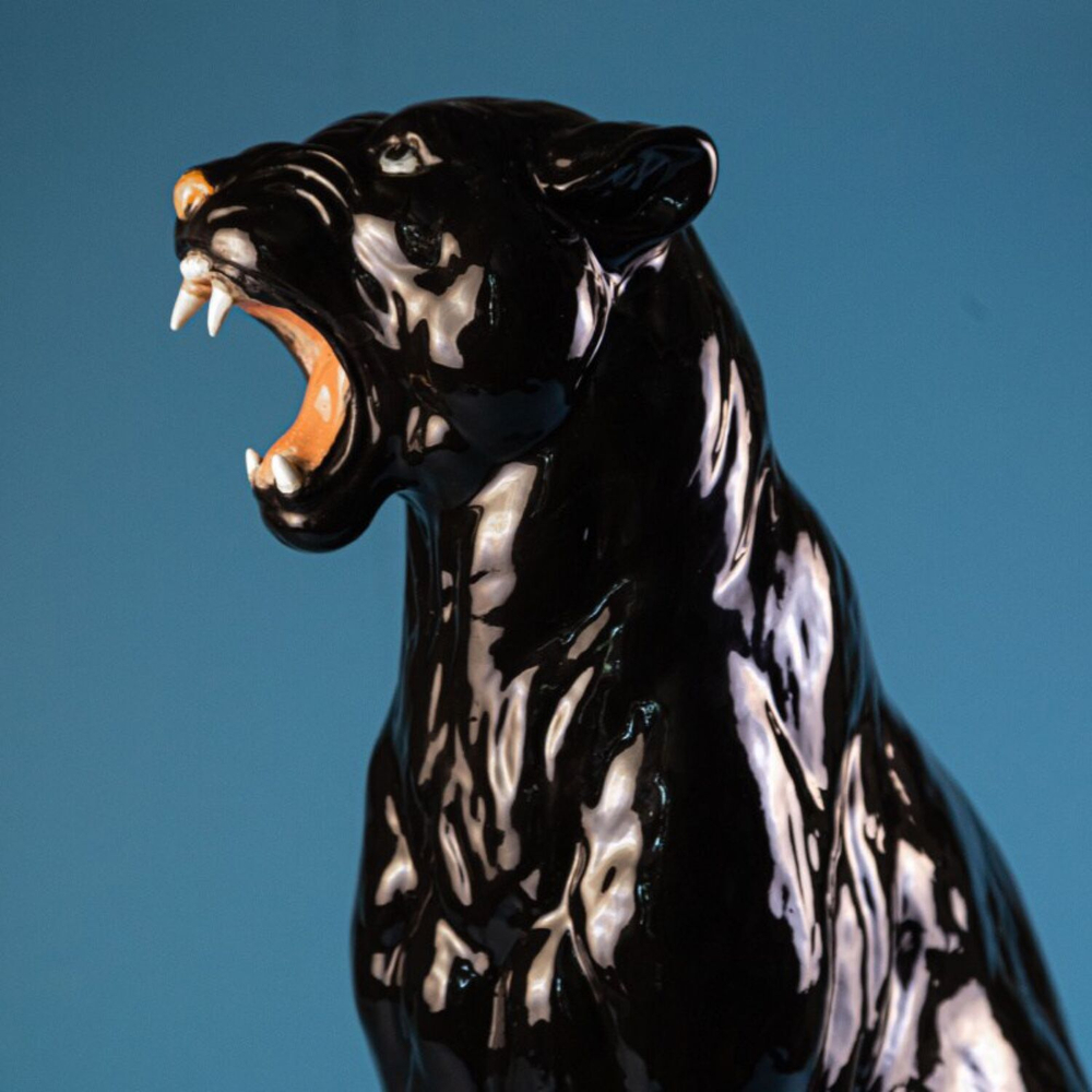 Скульптурная композиция «Пантера»
