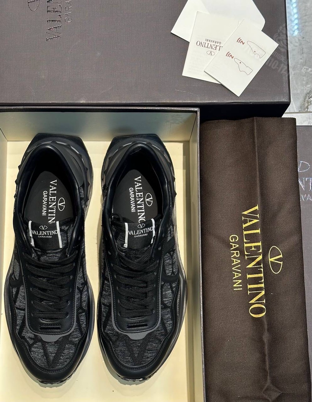 Кроссовки Valentino