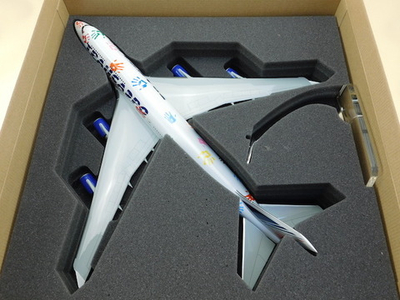 Модель самолета Boeing 747-400 (М1:144, Transaero с ладошками)
