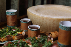 Кружка большая фарфоровая без ручки с берестой. Коллекция Изразец Коломенское. Птицы.