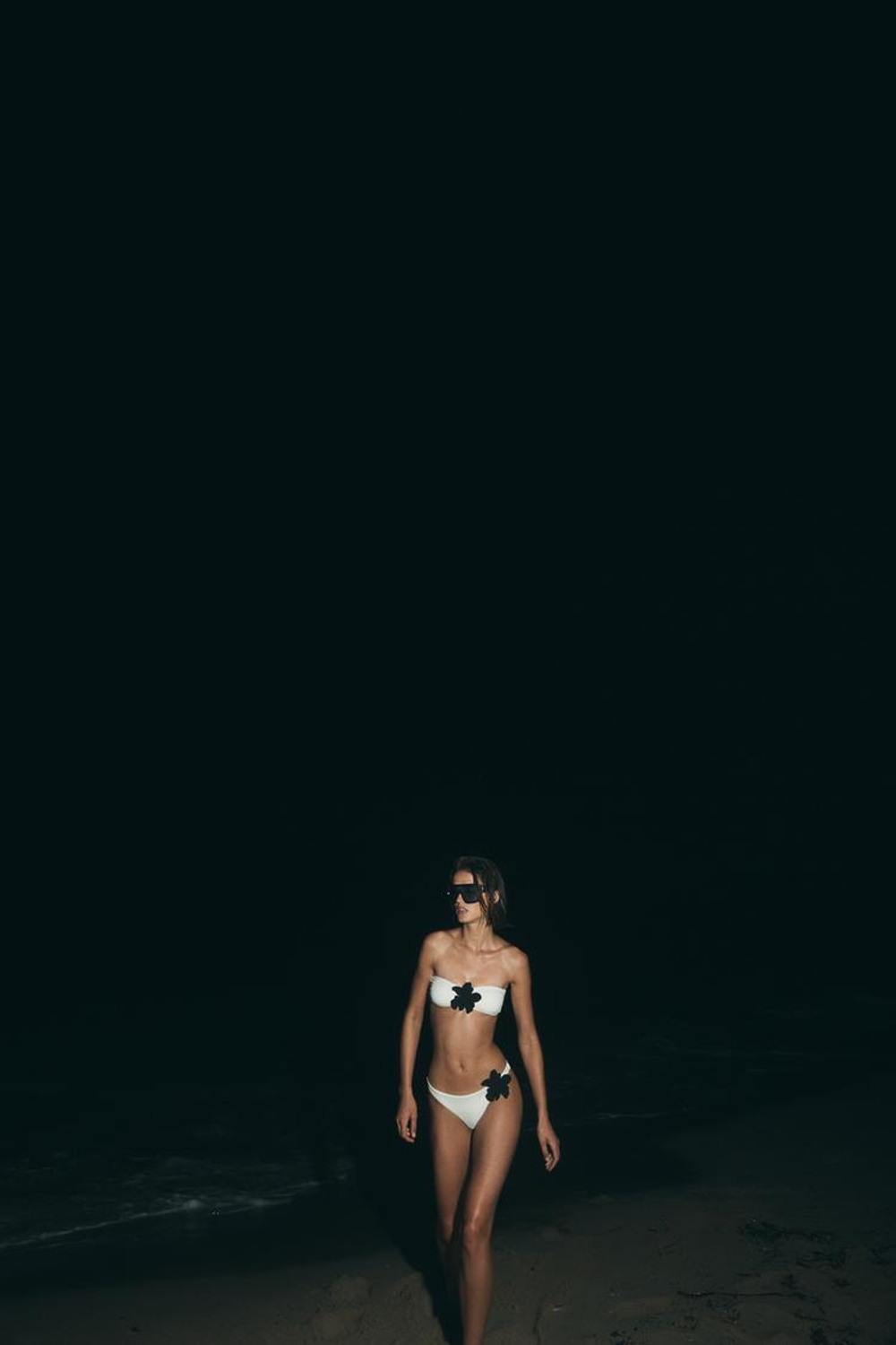 ZARA ТОП БИКИНИ БАНДО С ЦВЕТКОМ, ЭКРЮ