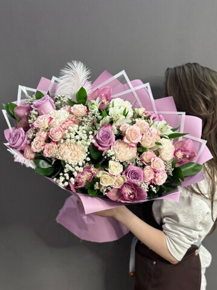 Авторский букет в сиреневой гамме