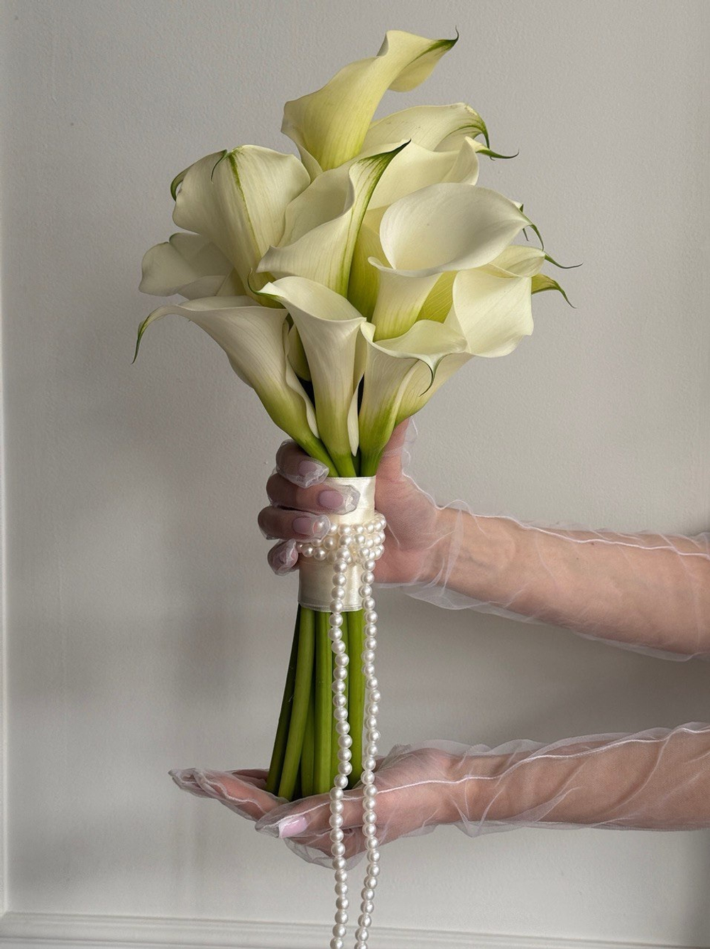 Свадебный букет из белых калл