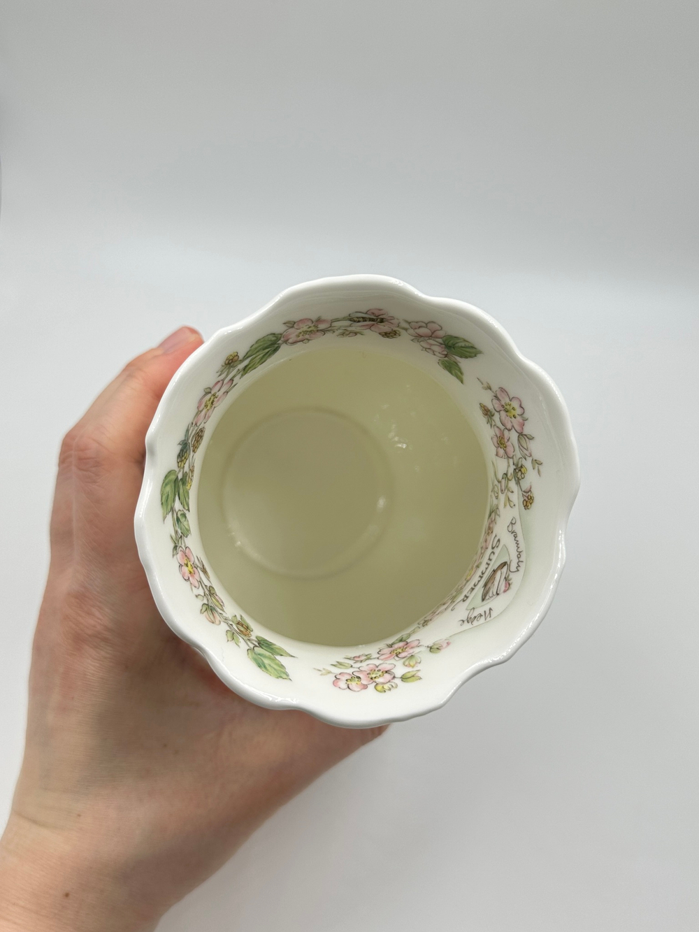Ваза Royal Doulton, Summer from the Brambly Hedge