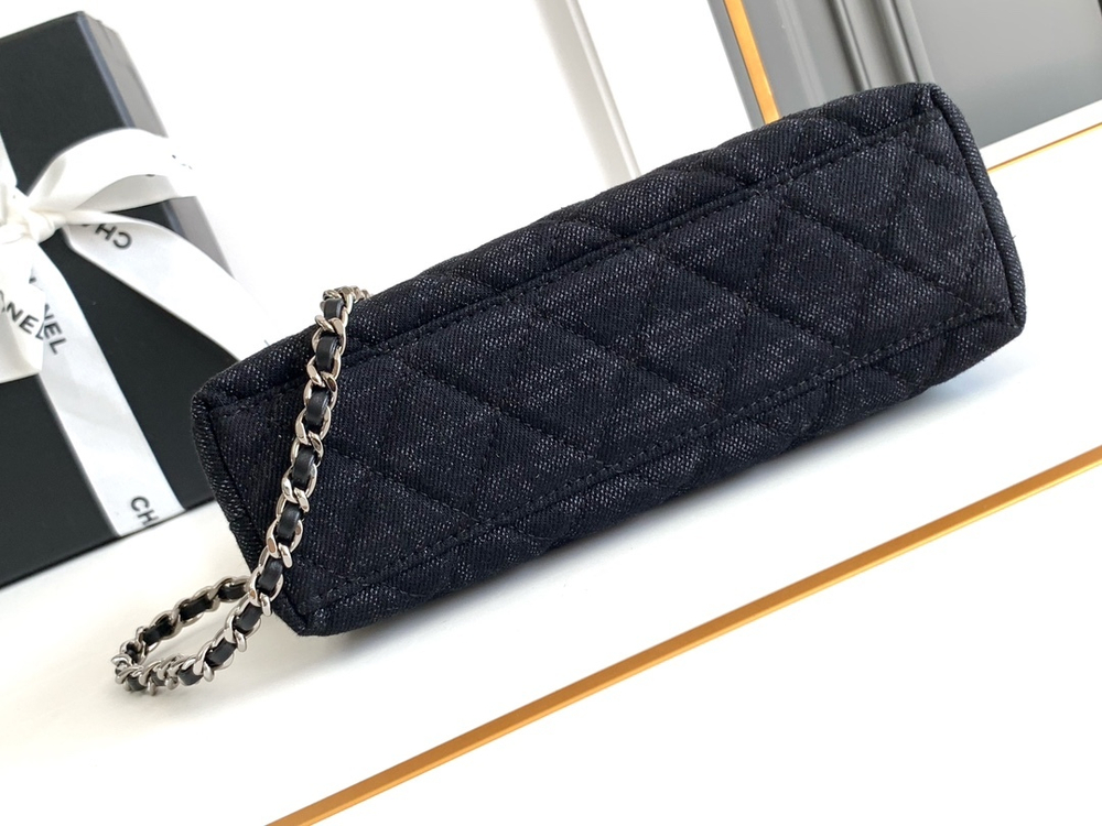 Chanel Bag 19 cm