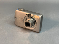 Canon IXUS 700, без зарядного устройства и аккумулятора
