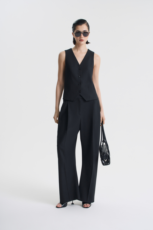 Жилет приталенный