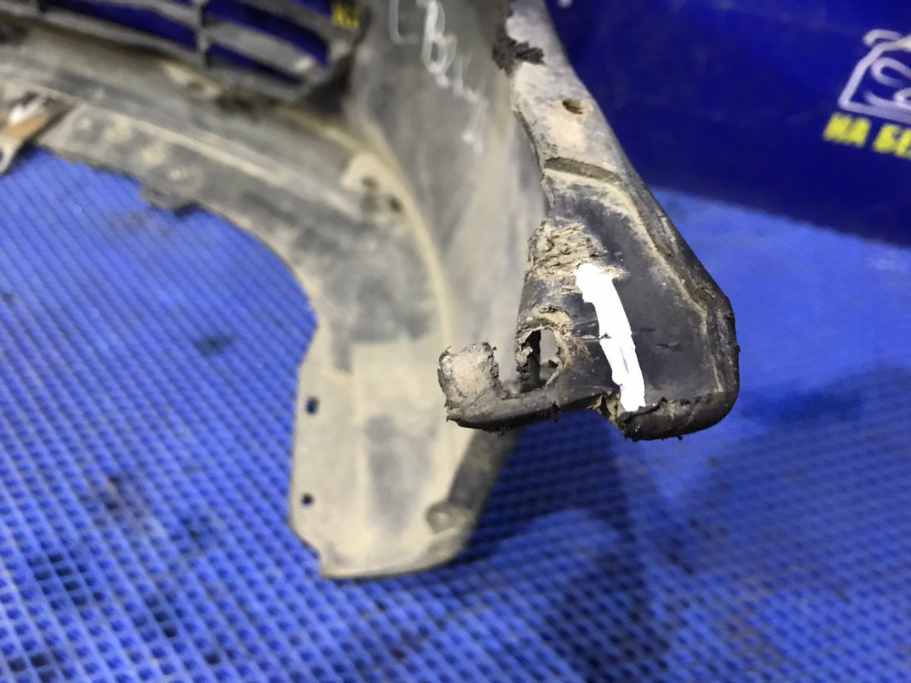 Бампер передний MITSUBISHI LIBERO 1999