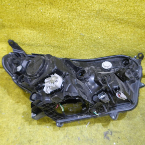Битая Фара левая Toyota Rav 4 CA40 (2015-2019) LED