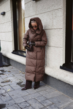 Пуховик с капюшоном в длине макси