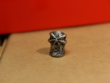 Темлячная бусина "Бандит", белый метал