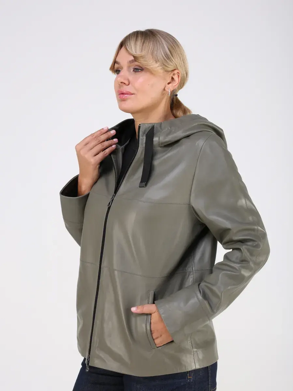 Кожаная куртка демисезонная с капюшоном