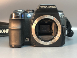 Konica Minolta DYNAX 5D Kit 18-70mm f/3.5-5.6