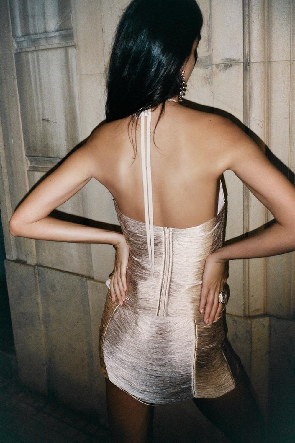 ZARA ТОП С ГОРЛОВИНОЙ ХАЛТЕР И БАХРОМОЙ, ЦВЕТ РОЗОВОГО ДЕРЕВА