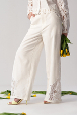 Брюки с кружевом