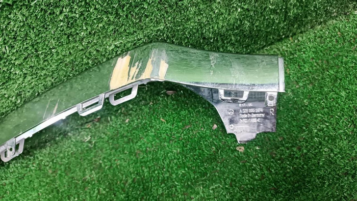 Молдинг переднего бампера правый Mercedes C w205 (2014-2018) AMG