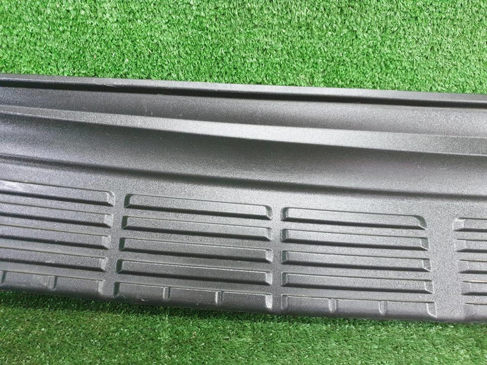 Накладка заднего бампера Toyota Land Cruiser 200 (2007-2021)