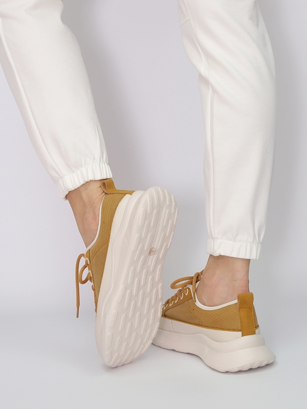 Кроссовки женские летние