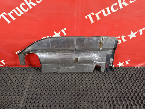 Шумоизоляция (дефект) двигателя правая