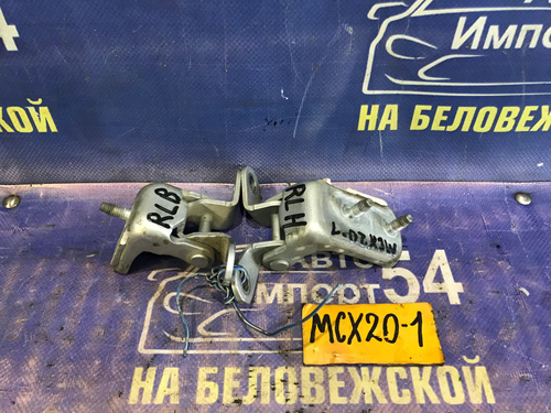 Петля двери задней левой TOYOTA PRONARD 2000