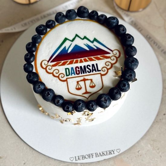 Торт с логотипом или фото с голубикой