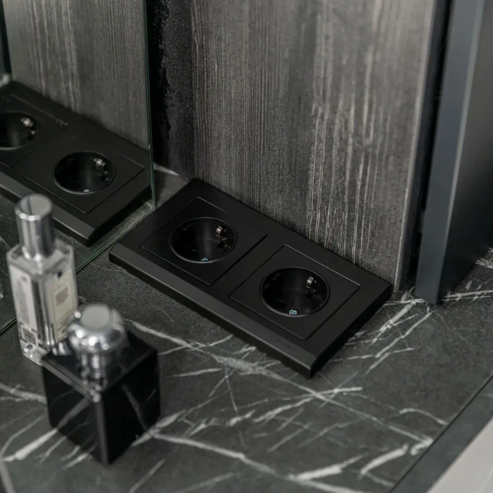 Рамка на 2 поста Stark (черный) W0021808