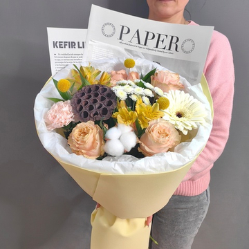 Авторский букет с лотосом