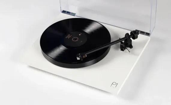 Rega Planar 1 Plus Matte White