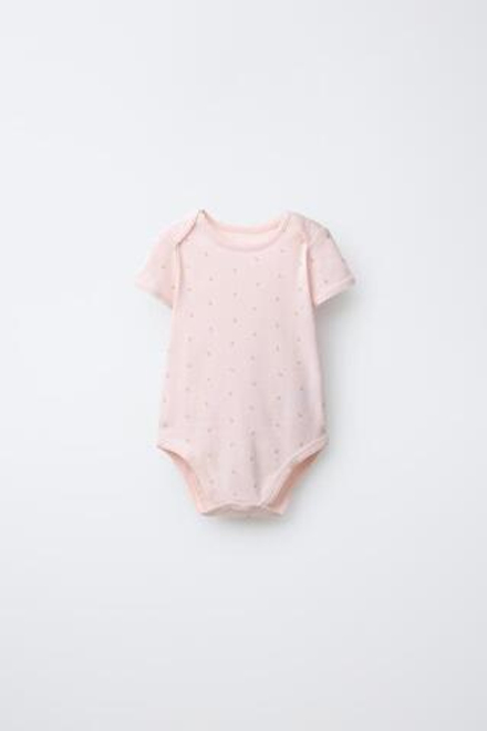 ZARA НАБОР ИЗ ПЯТИ БОДИ С КОРОТКИМИ РУКАВАМИ И ЦВЕТОЧНЫМ ПРИНТОМ, РОЗОВЫЙ