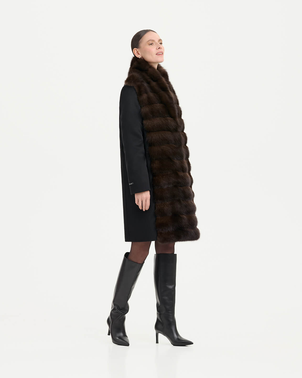 Пальто из  шерсти и кашемира с отделкой соболя