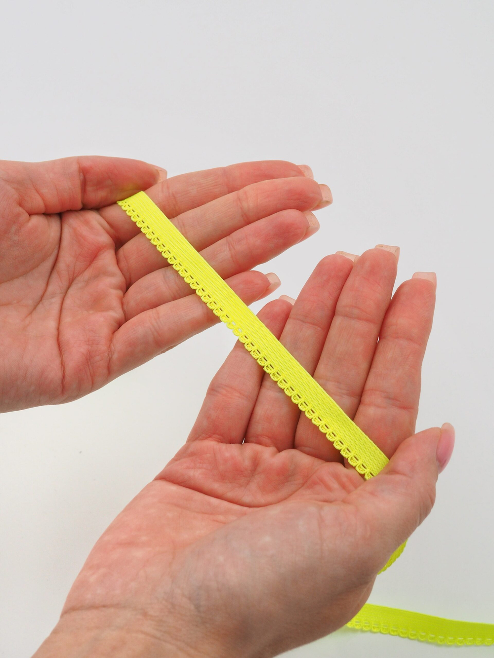 Бельевая резинка лимон-лайм ажурная ширина 10 мм с учетом фестона