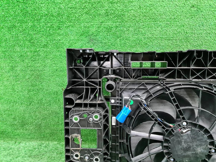 Телевизор в сборе Voyah Free (2021-н.в.)