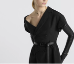 Ассиметричное платье Dior с поясом и роговыми пуговицами