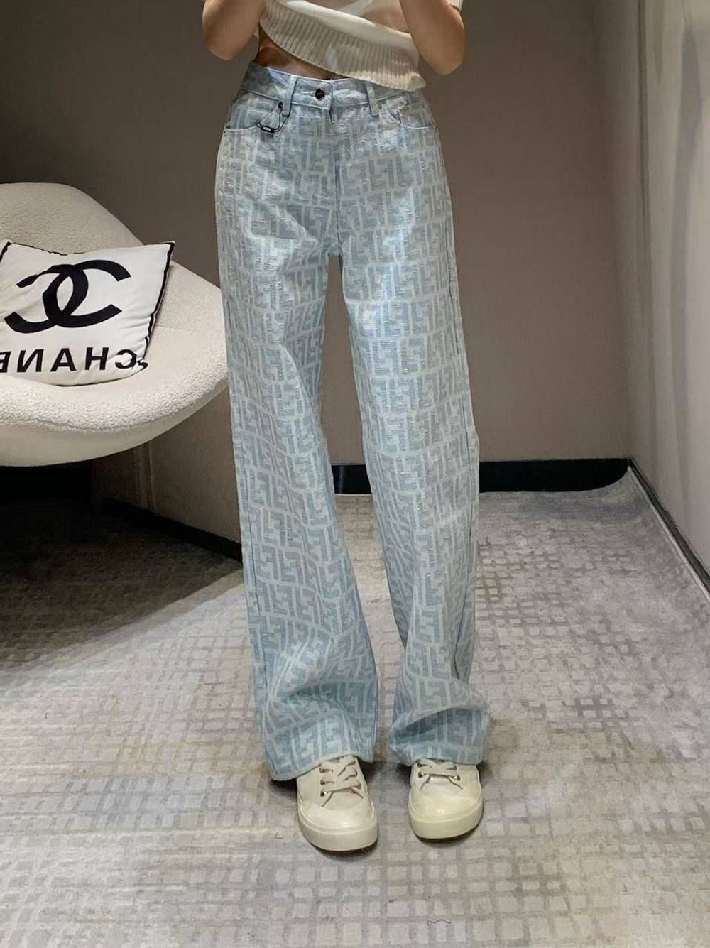 Джинсы Fendi