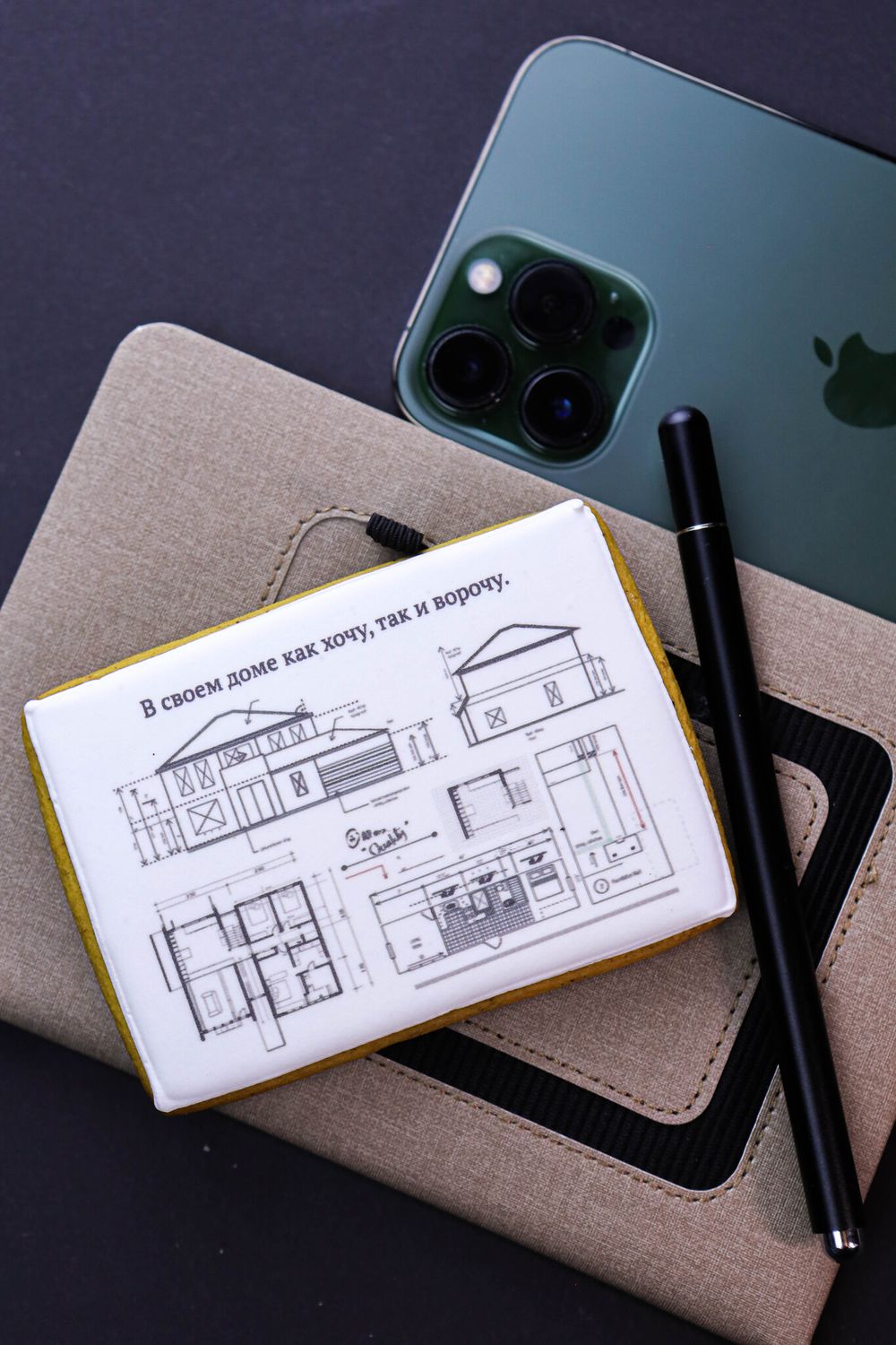 Пряник ≈ 9 см, форма: на выбор