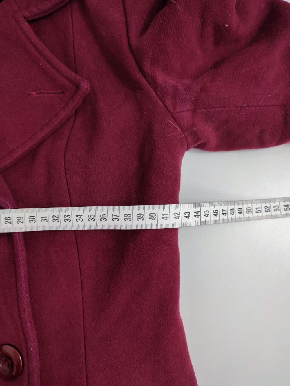 Пальто ягодного цвета 42 размер