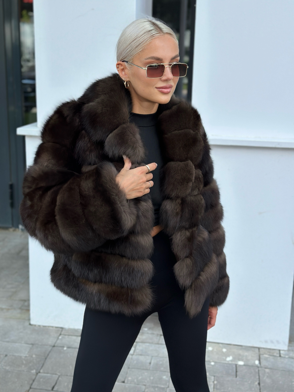 Шуба из меха финского песца в цвета в цвете «sobol dark” 60см