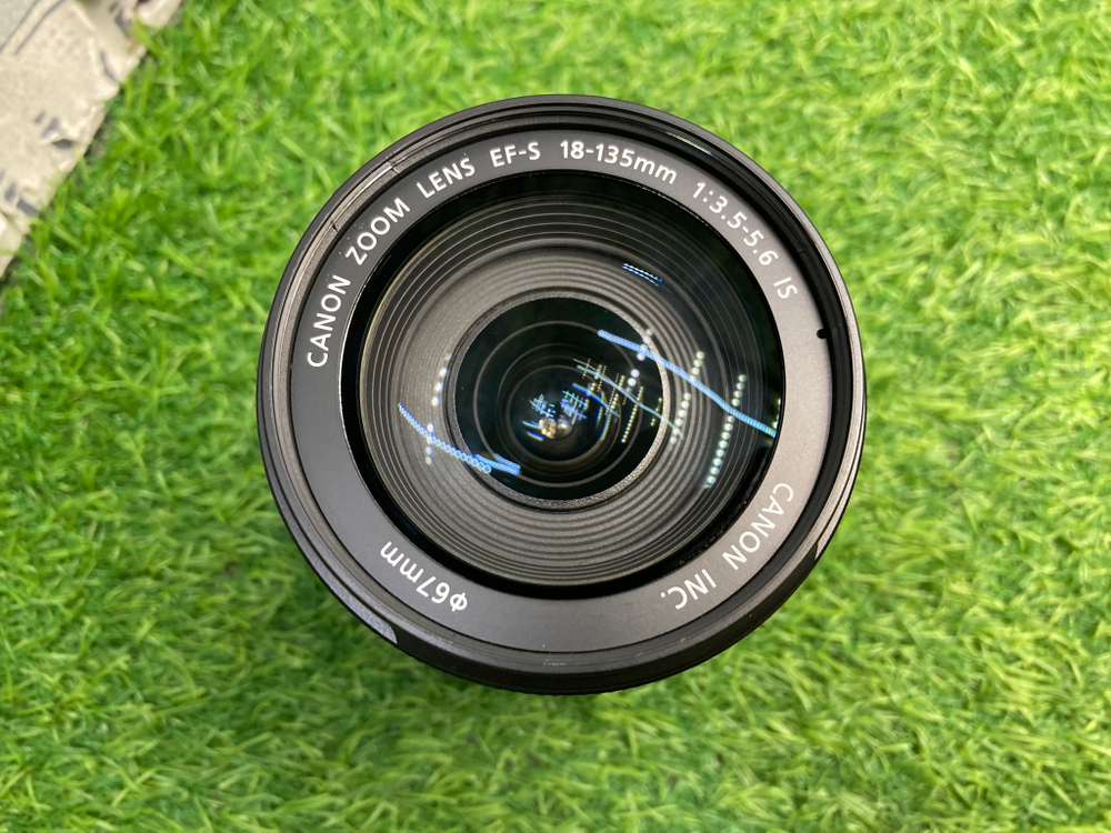 Canon EF-S 18-135mm 3.5-5.6 IS