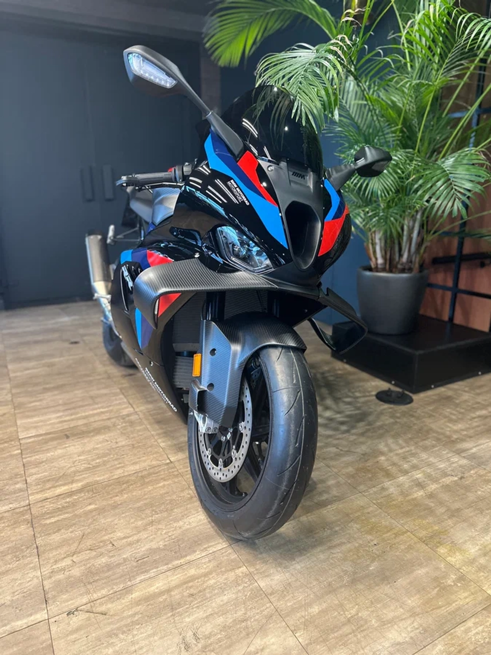 BMW M 1000 RR, 2025