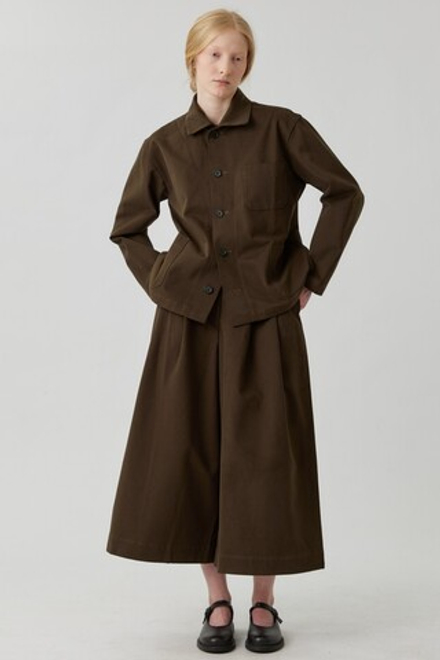 Жакет с тремя карманами болотного цвета