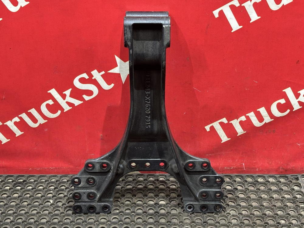 Кронштейн реактивной тяги 2024г.