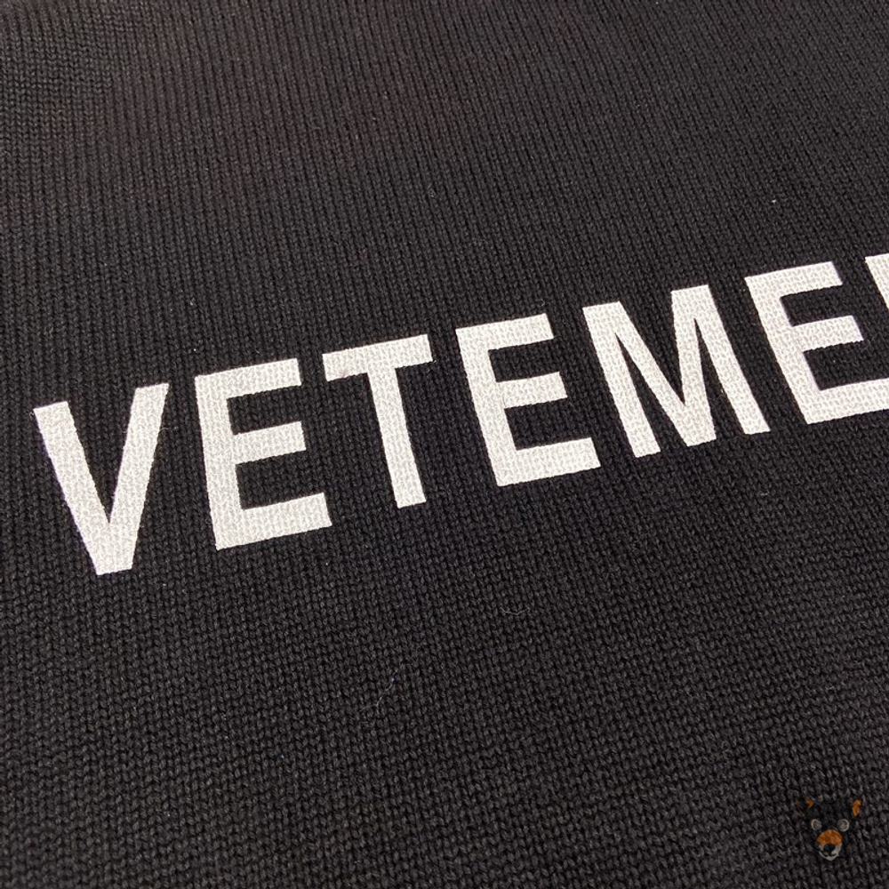 Свитер Vetements