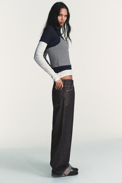 ZARA ФУТБОЛКА С ЭФФЕКТОМ ТРОЙНОЙ ПОЛОСКИ, МОРСКОЙ СИНИЙ