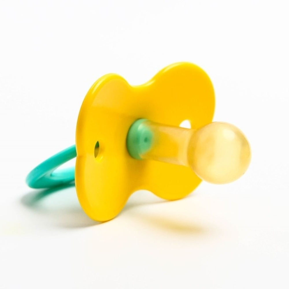 1476672 Соска-пустышка латексная классическая «Карамелька» с кольцом, от 0 мес., цвета МИКС