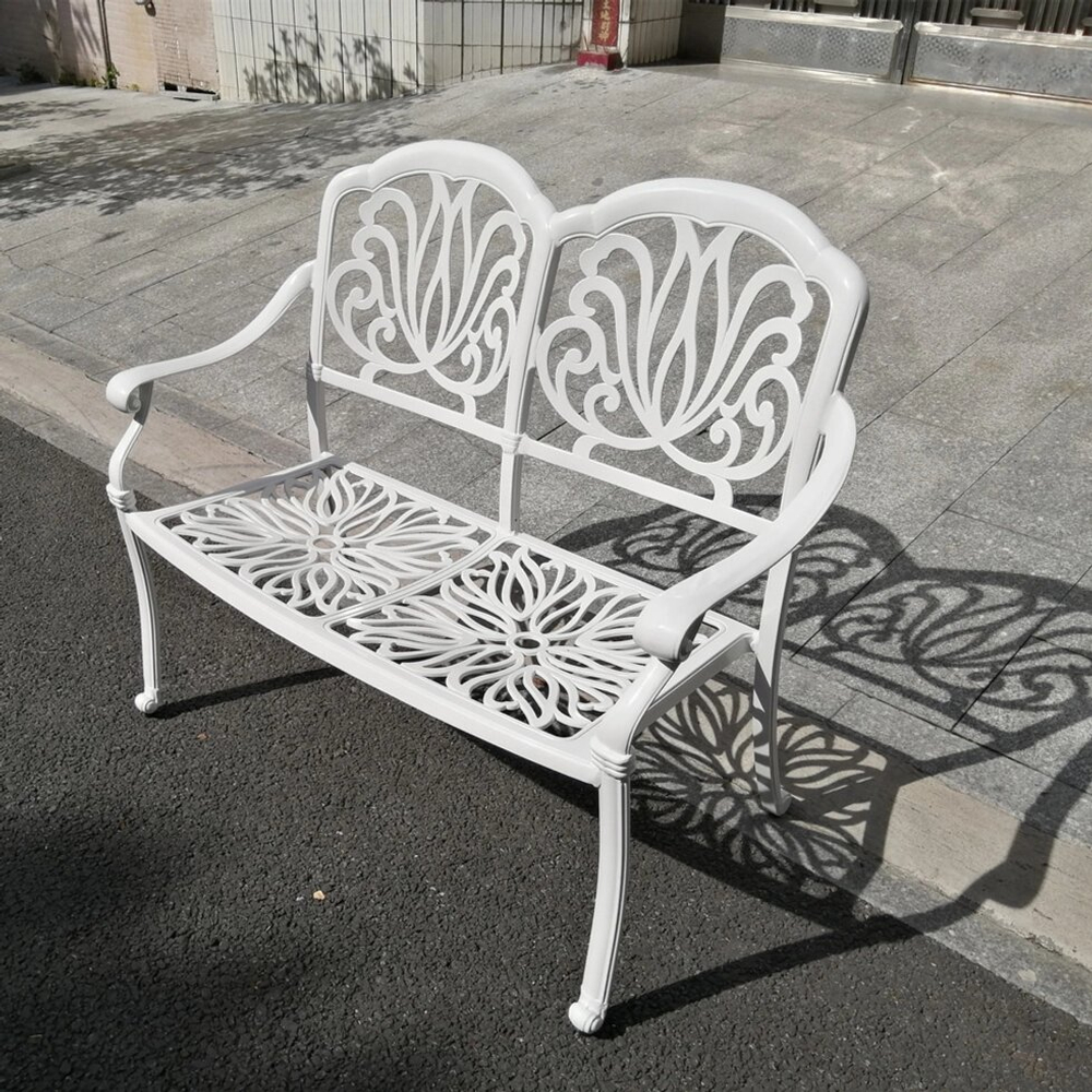 Белая мебель из литого алюминия Valeria White