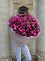 Букет кустовой пионовидной розы