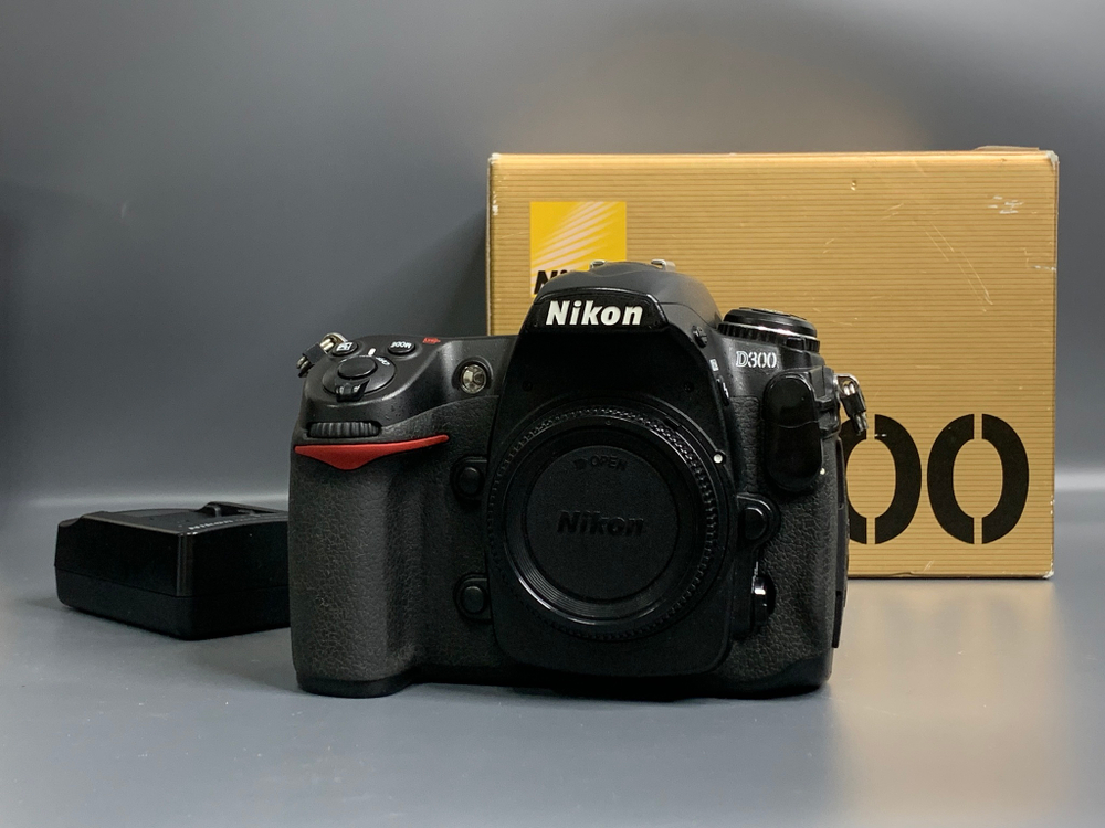 Nikon D300 101.200 кадров