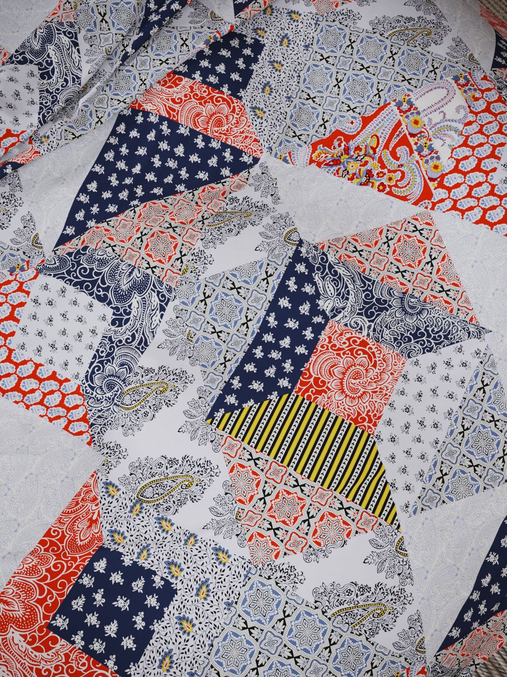 Постельное белье Сказка "Пэчворк" семейное наволочки 50х70 2шт Простынь на резинке 160х200 см Пододеяльник 145х215 см(2шт)