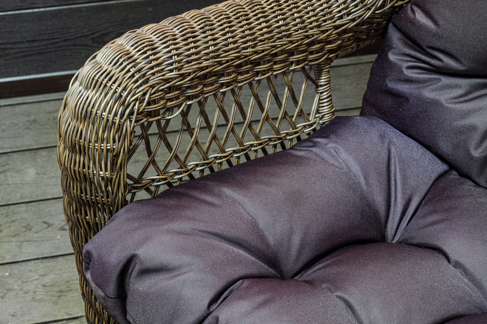 Кресло из искусственного ротанга МЭДИСОН «MEDISON» арт.М00130 brown с подушками на сидение и спинку