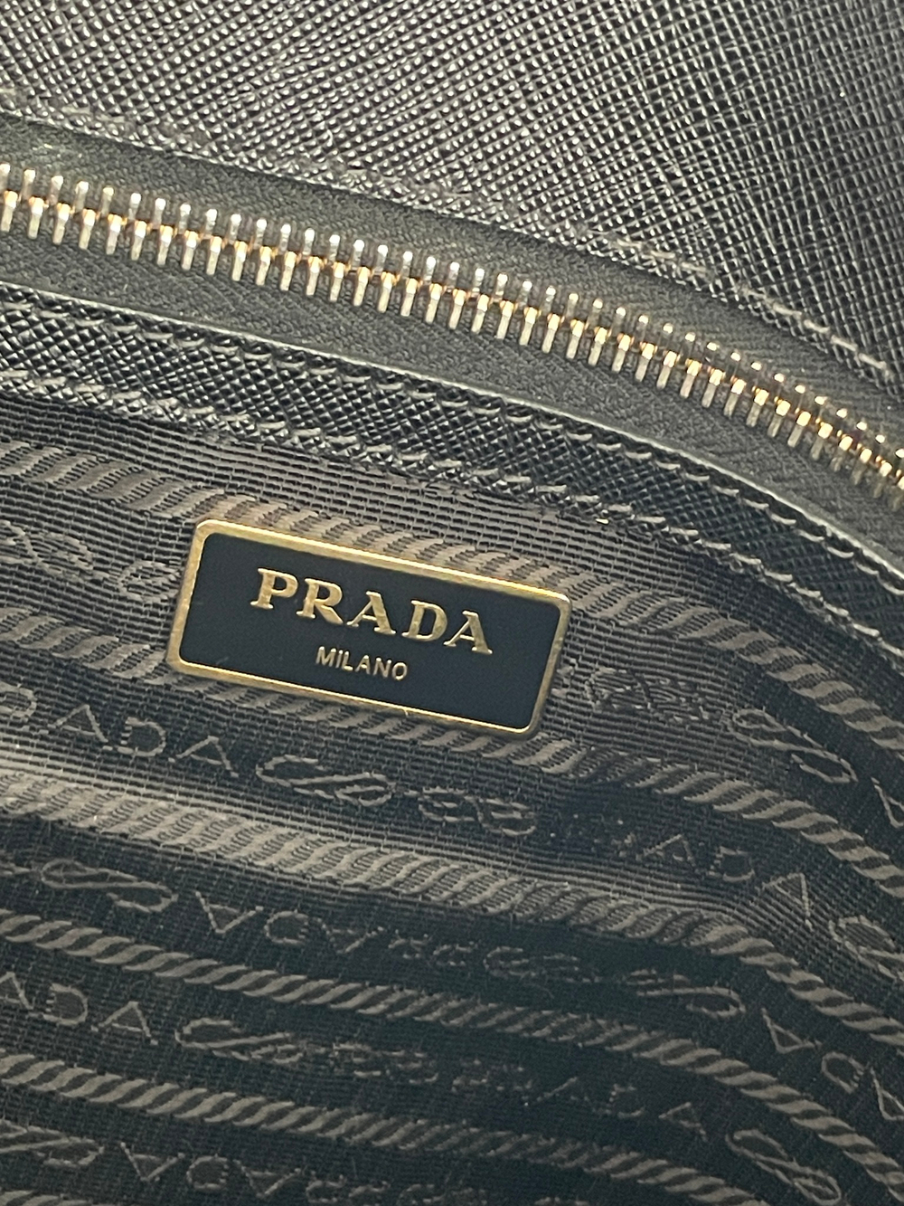 Сумка Prada